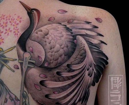 新传统后背鹤纹身图案