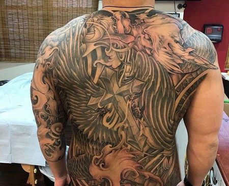 新传统后背龙翅膀纹身图案