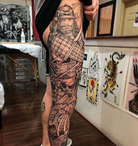新传统大腿武士纹身图案