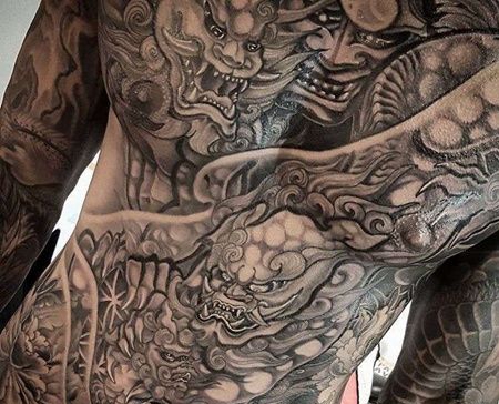 新传统前胸腹部唐狮纹身图案