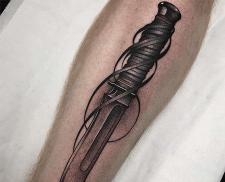 新传统小腿匕首纹身图案