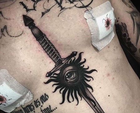 New School小臂前胸匕首眼睛纹身图案