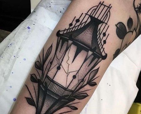 New School大腿灯笼纹身图案