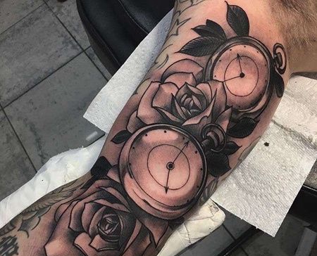 New School胳膊玫瑰钟表纹身图案