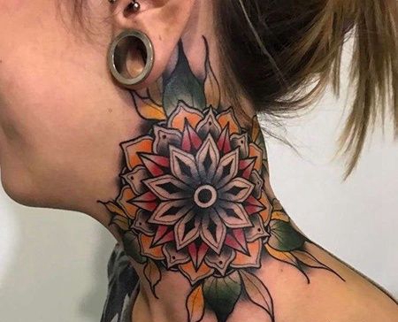 Old School脖子繁花纹身图案