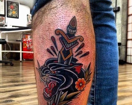 Old School小腿黑豹宝剑纹身图案