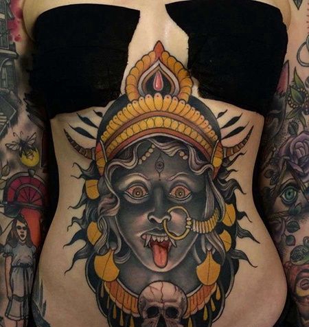 腹部印度纹身图案