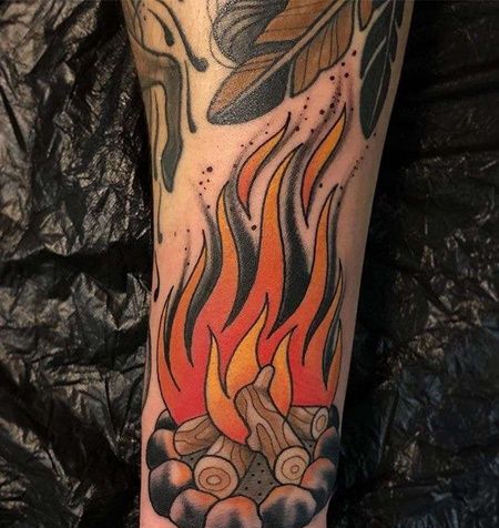 New School小臂火堆纹身图案