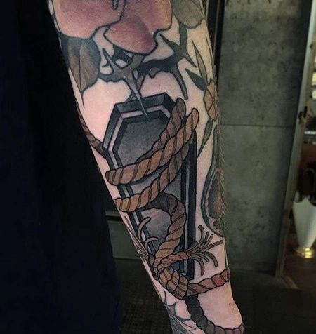 New School小臂绳索棺材纹身图案