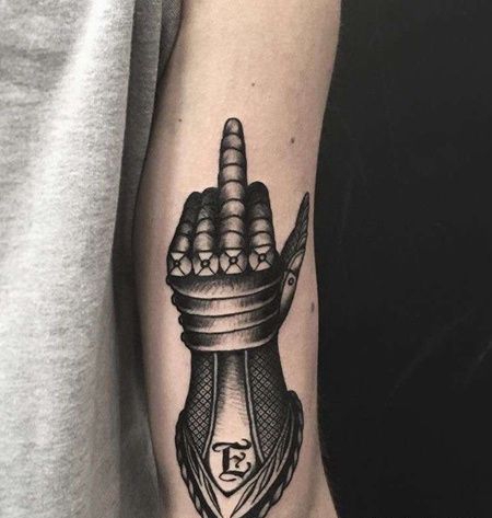 New School大臂手纹身图案