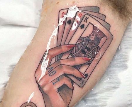 New School大臂手扑克纹身图案