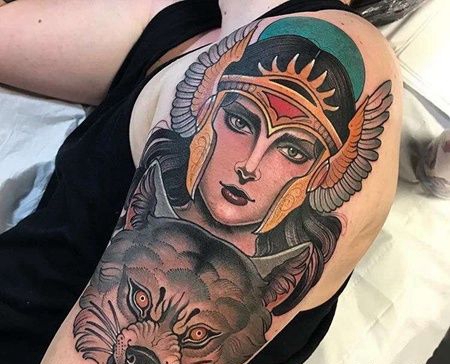 New School大臂女人狼纹身图案