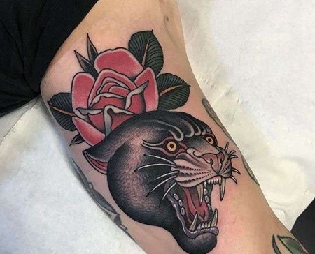 New School大臂黑豹玫瑰纹身图案