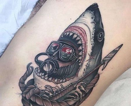 New School侧腰潜水员鲨鱼纹身图案