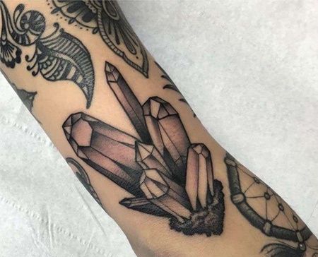 New School胳膊肘宝石纹身图案