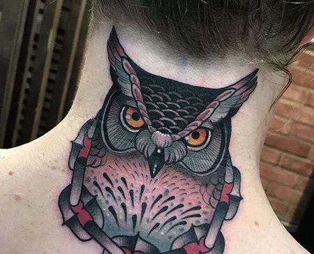 New School后颈猫头鹰纹身图案