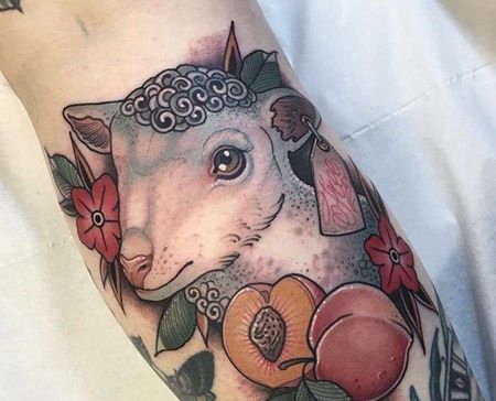 New School小腿羊桃子纹身图案