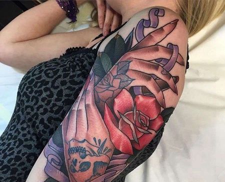 New School大臂手玫瑰纹身图案