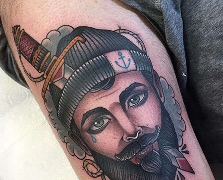 New School大腿人像匕首纹身图案