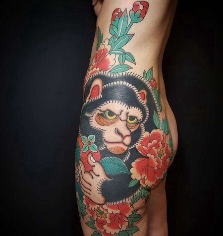 日式大腿猴子牡丹纹身图案