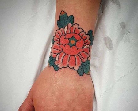 日式手腕牡丹纹身图案