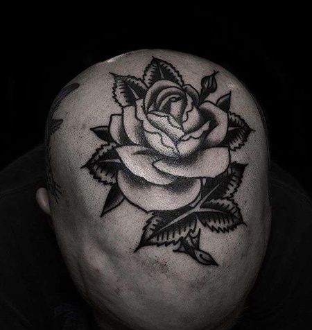 Old School头顶玫瑰纹身图案