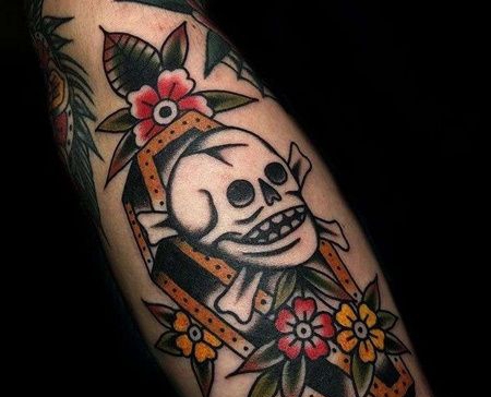 Old School小臂棺材骷髅纹身图案