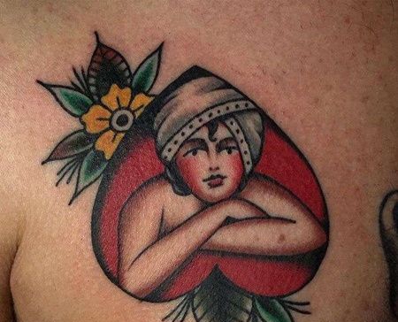 Old School前胸心女人纹身图案