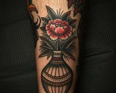 Old School小腿花瓶花纹身图案