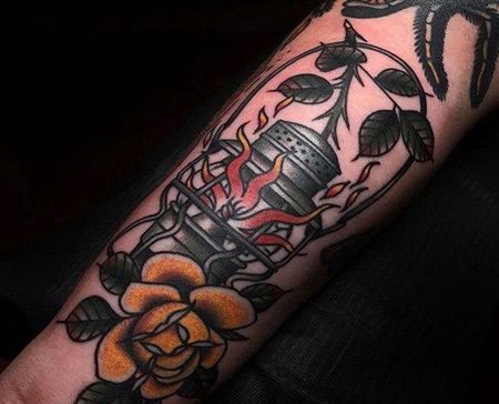 New School小臂油灯玫瑰纹身图案