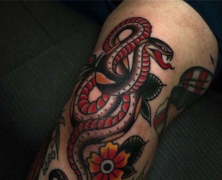 Old School膝盖蛇纹身图案