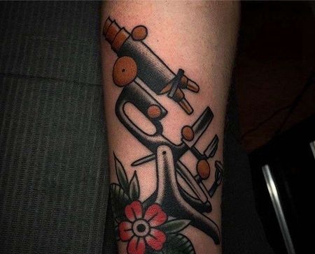 Old School小臂显微镜纹身图案