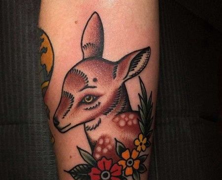 Old School小臂鹿纹身图案