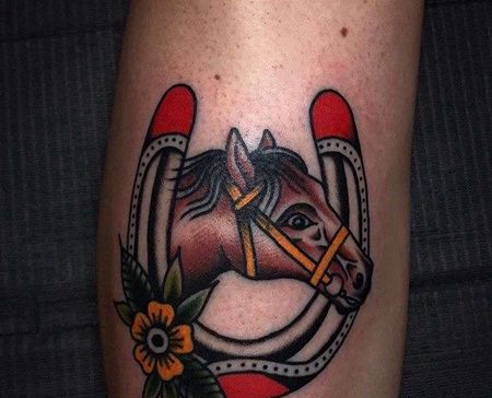 Old School小腿马蹄铁马纹身图案