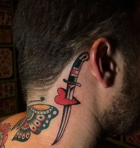 Old School脖子匕首心纹身图案