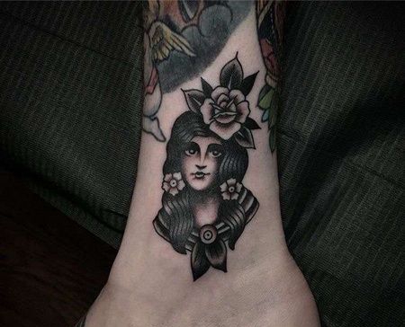 Old School脚踝女人纹身图案