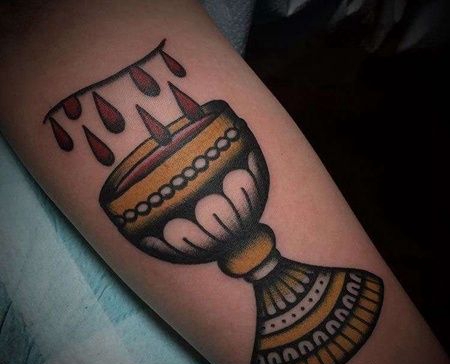 Old School小臂圣杯纹身图案