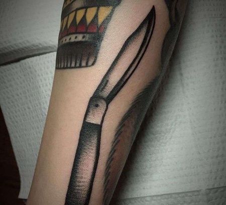 Old School小臂折刀纹身图案