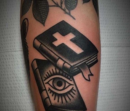 Old School小臂书纹身图案