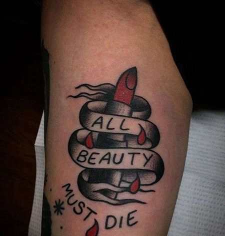 Old School大臂口红纹身图案