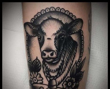 Old School小腿奶牛纹身图案