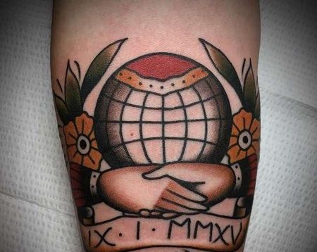 Old School小腿手地球纹身图案