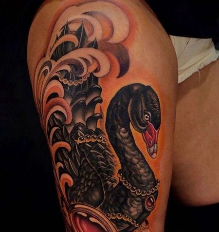 New School大腿天鹅纹身图案