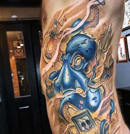 New School侧腰章鱼三叉戟纹身图案