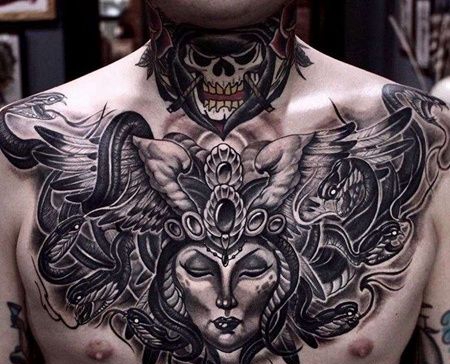 New School前胸美杜莎翅膀纹身图案