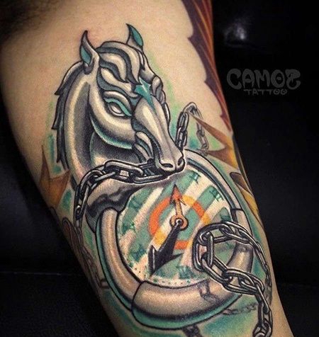 New School大臂马纹身图案