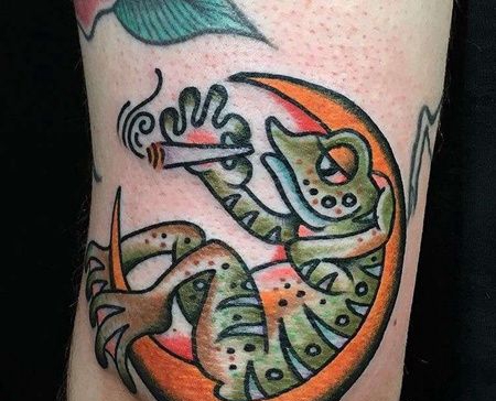 Old School大臂青蛙月亮纹身图案