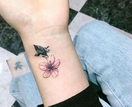 小清新小臂樱花纹身图案