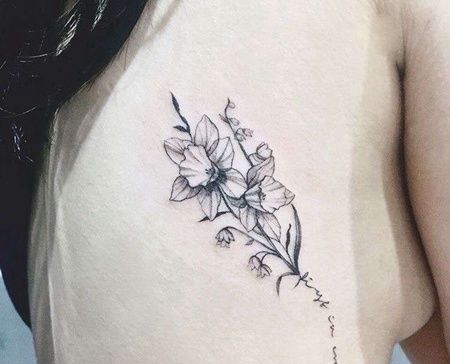 小清新侧腰英文花卉纹身图案