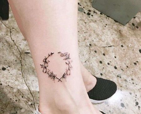 小清新小腿花环纹身图案